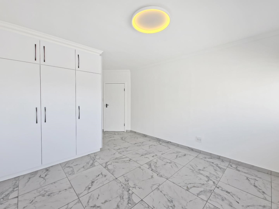 To Let 2 Bedroom Property for Rent in Sea Point Western Cape